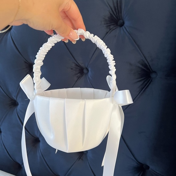 Flower girl baskets. Set of 2 - Picture 2 of 3